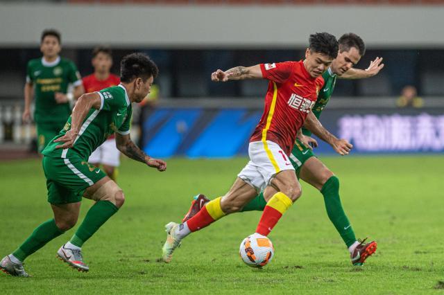 开云体育网址-广州队两连败郑智还在“热身” 傅博：近4场最佳比赛