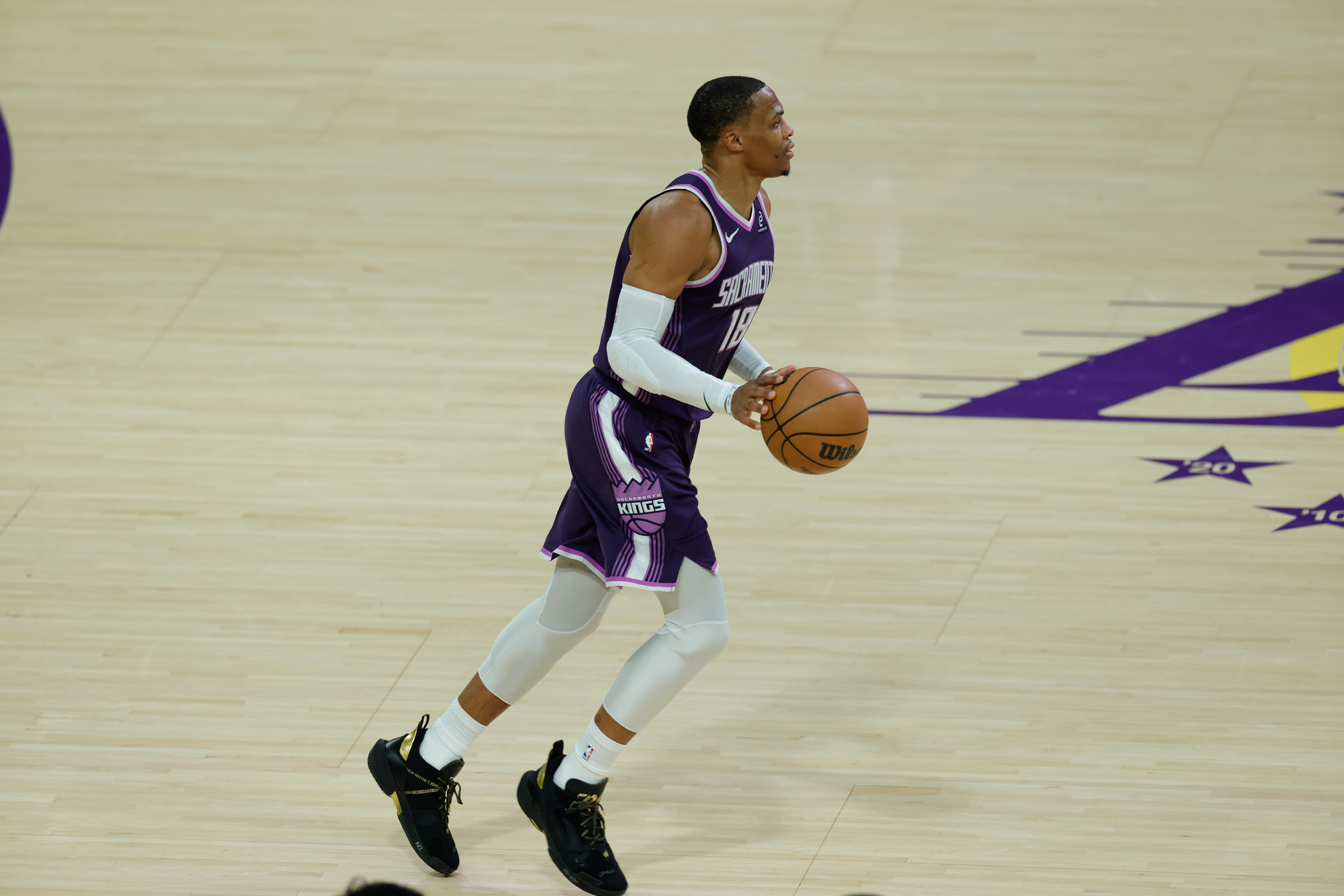 开云体育官方网站登陆-NBA彩经：快船拿下篮网 马刺轻取鹈鹕 雄鹿难胜独行侠